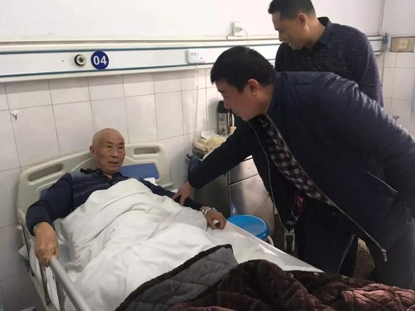 慰問住院員工，傳遞家的溫暖